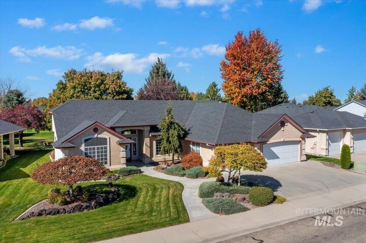 Property Photo:  2449 N Turnberry Way  ID 83646 