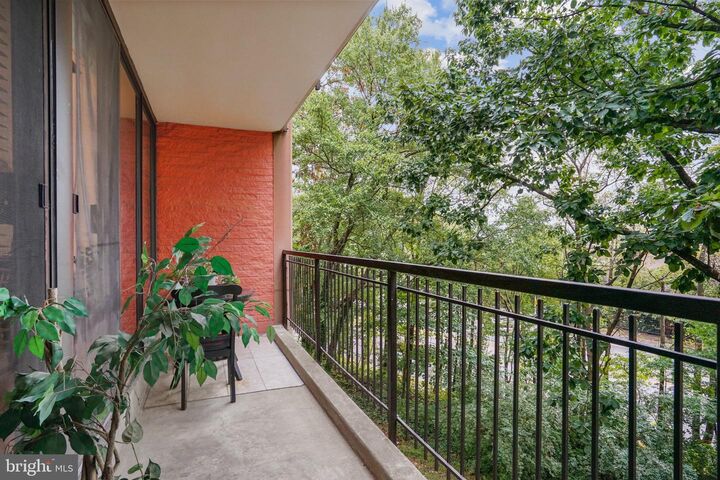 Property Photo: 4 S Van Dorn Street S 301 VA 22304