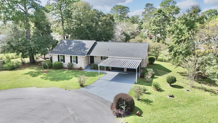 Property Photo: 104 Stuart Court SC 29486