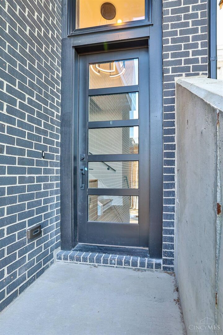 Property Photo: 128 Goethe Street OH 45202