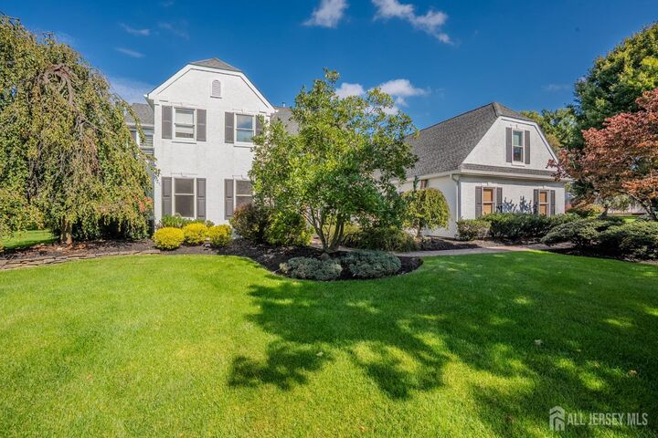 Property Photo:  7 Bunting Court  NJ 08515 