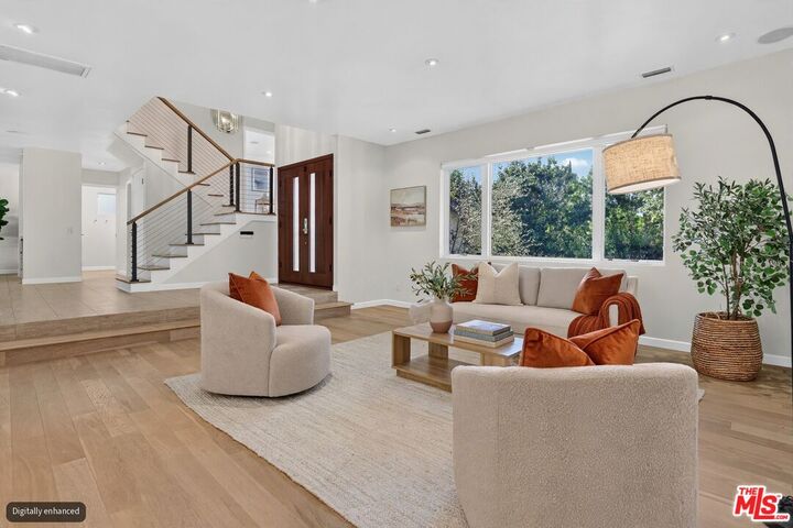 Property Photo:  4262 Levitt Ln  CA 91403 