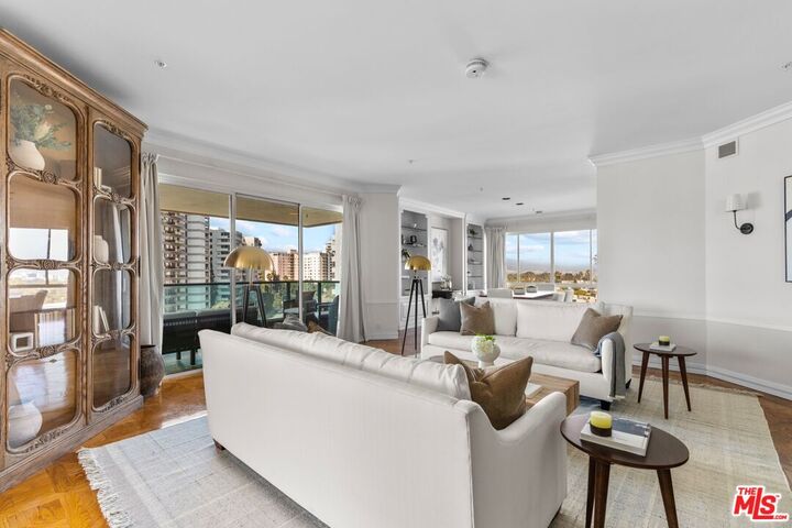 Property Photo:  10490 Wilshire Blvd, Unit 906  CA 90024 