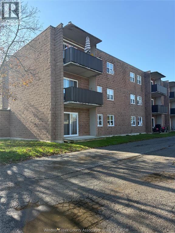 Property Photo:  276 Merritt Avenue 116  ON N7M 3G1 