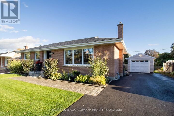 Property Photo:  10 Manor Drive  ON K6V 3E6 
