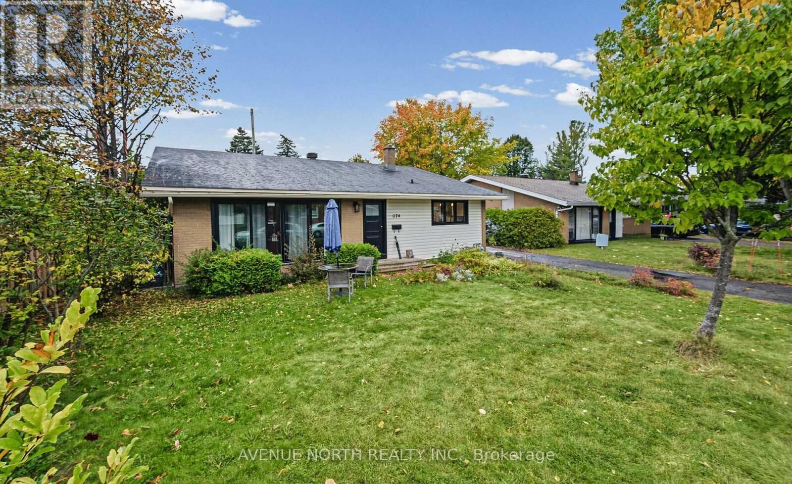 Property Photo:  1174 Maybank Street  ON K2C 2W6 