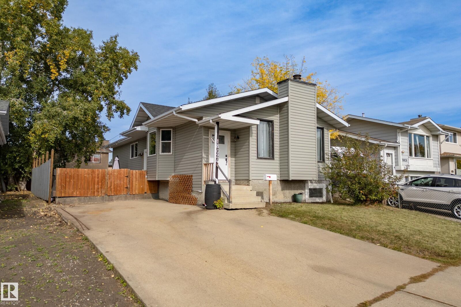 Property Photo:  18024 73 Avenue NW  AB T5T 3K3 