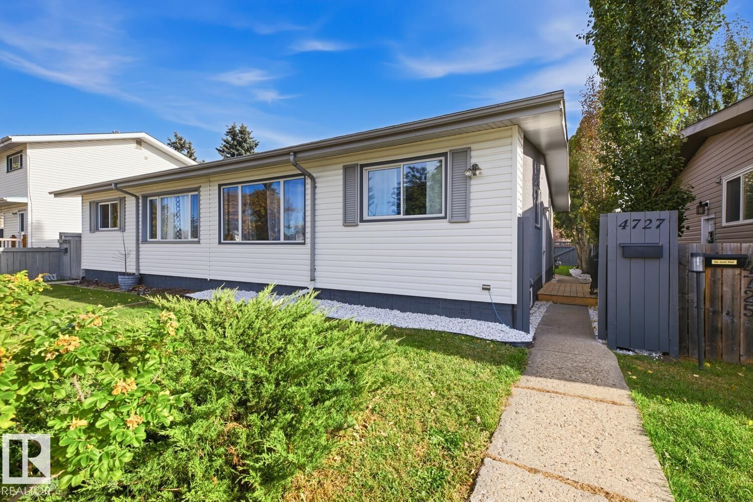Property Photo:  4727 105 Street NW  AB T6H 2M3 