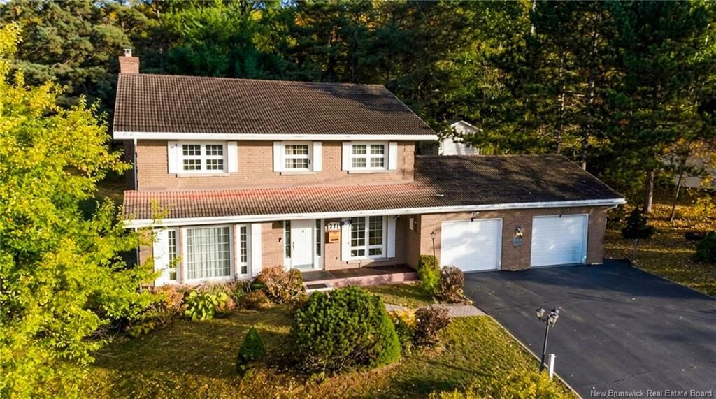 Property Photo:  211 Bellevue Street  NB E3V 2E4 