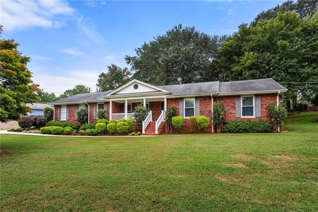 Property Photo: 1749 Rangewood Drive SW GA 30047