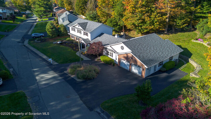 Property Photo:  117 Echo Drive  PA 18411 