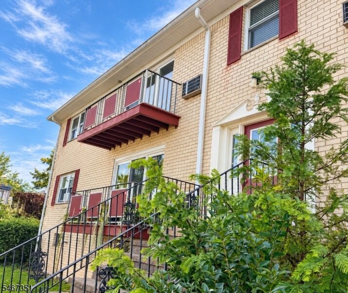 Property Photo:  288 Hoover Ave 2  NJ 07003 