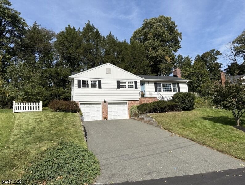 Property Photo:  9 Harrison Ct  NJ 07901 