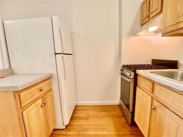 Property Photo: 510 Pavonia Ave 1R NJ 07030