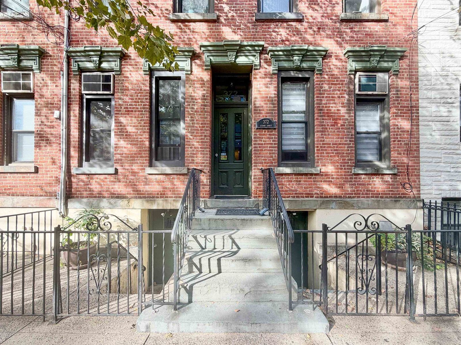 Property Photo:  372 2nd St 4L  NJ 07302 