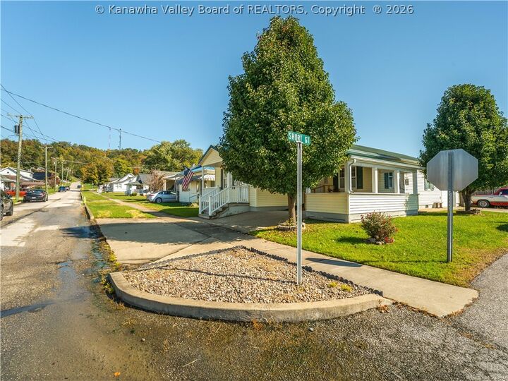 Property Photo:  1301 Washington Avenue  WV 25541 