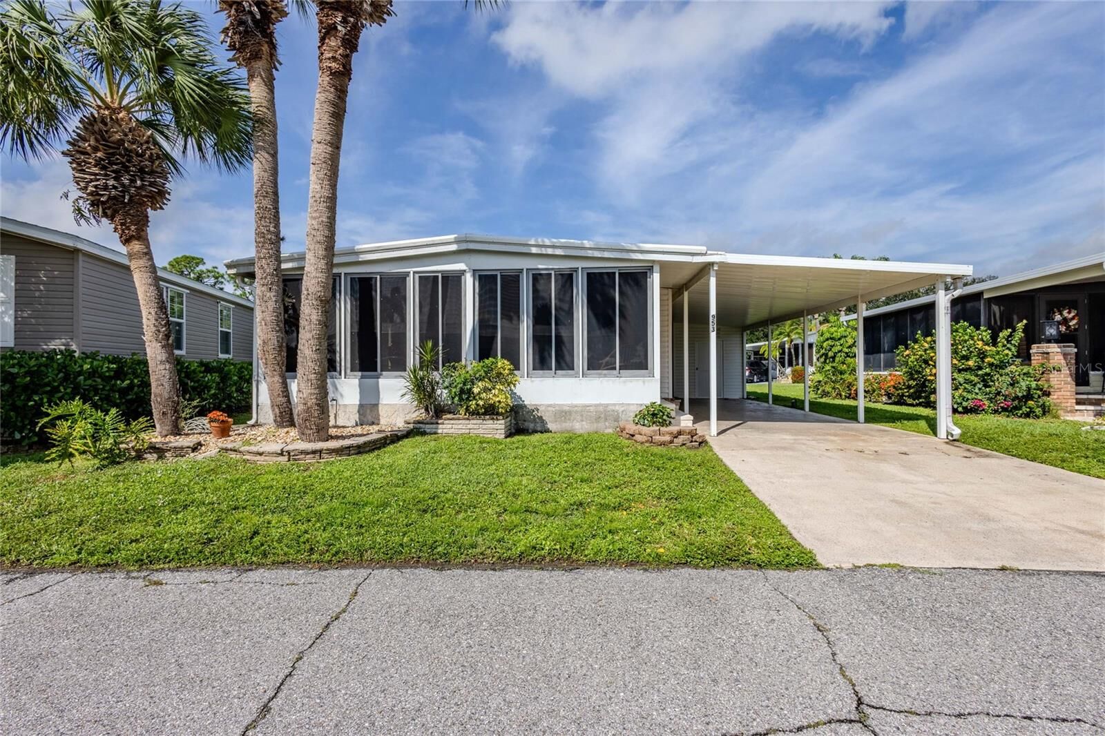 Property Photo: 2100 Kings Highway 953 FL 33980