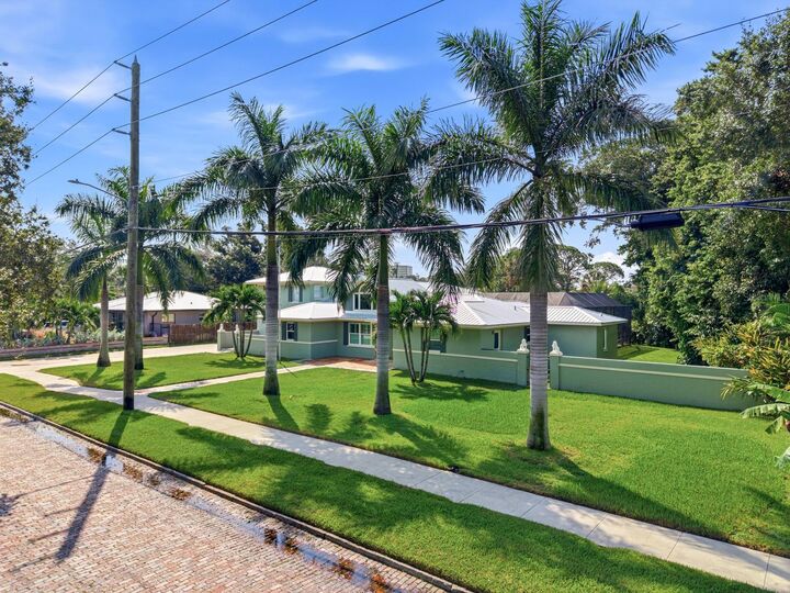 Property Photo:  6930 Bougainvilla Avenue S  FL 33707 
