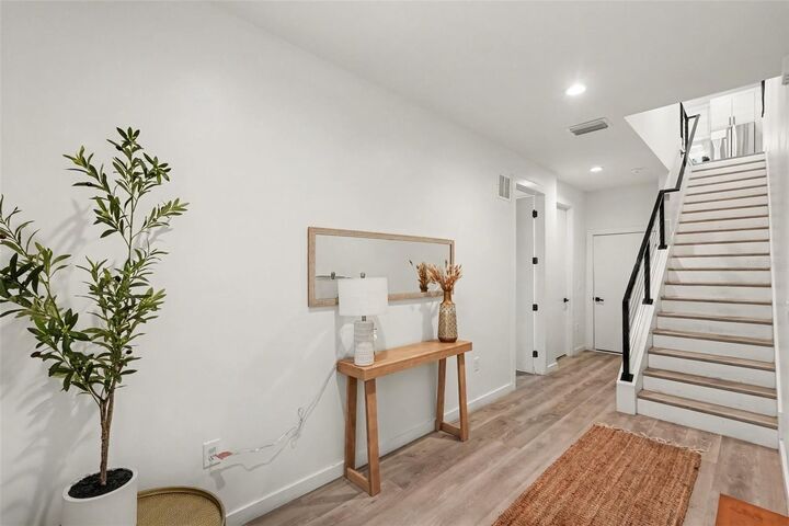 Property Photo:  102 W Adalee Street 1  FL 33603 