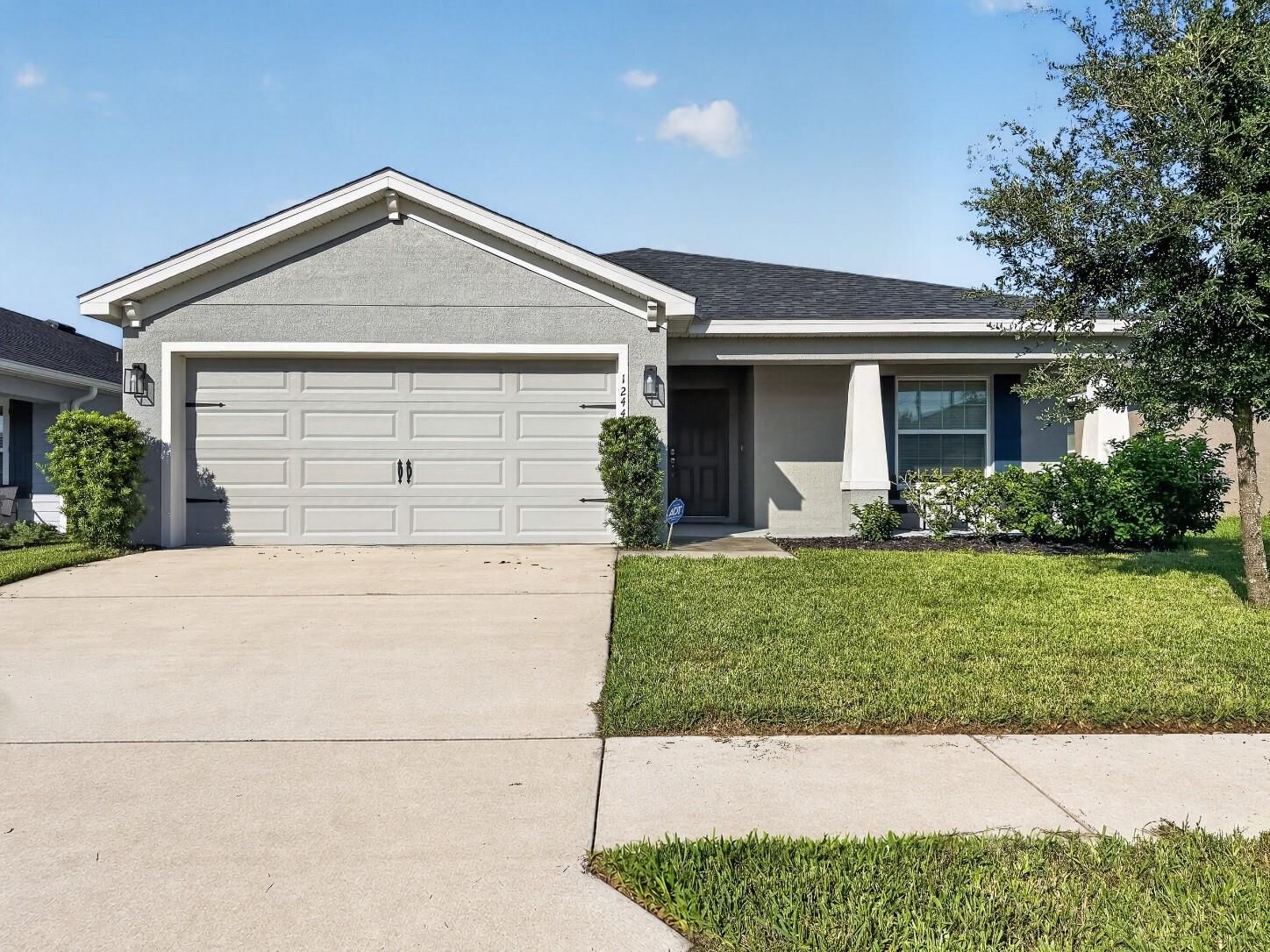 Property Photo: 1244 Mezzavalle Way FL 33823