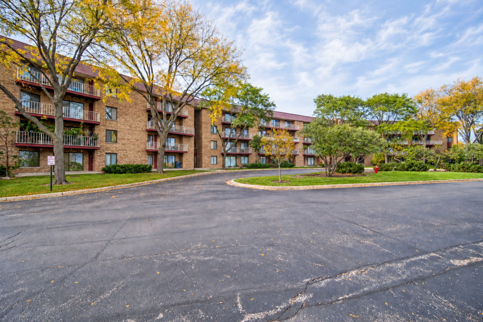 Property Photo:  5400 Astor Lane 103  IL 60008 