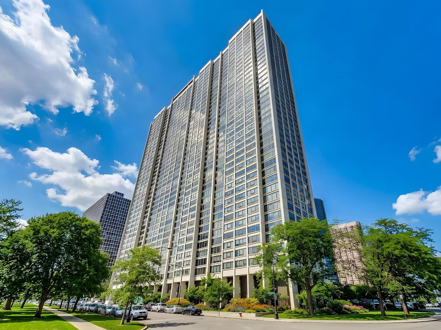 Property Photo:  2800 N Lake Shore Drive 1911  IL 60657 