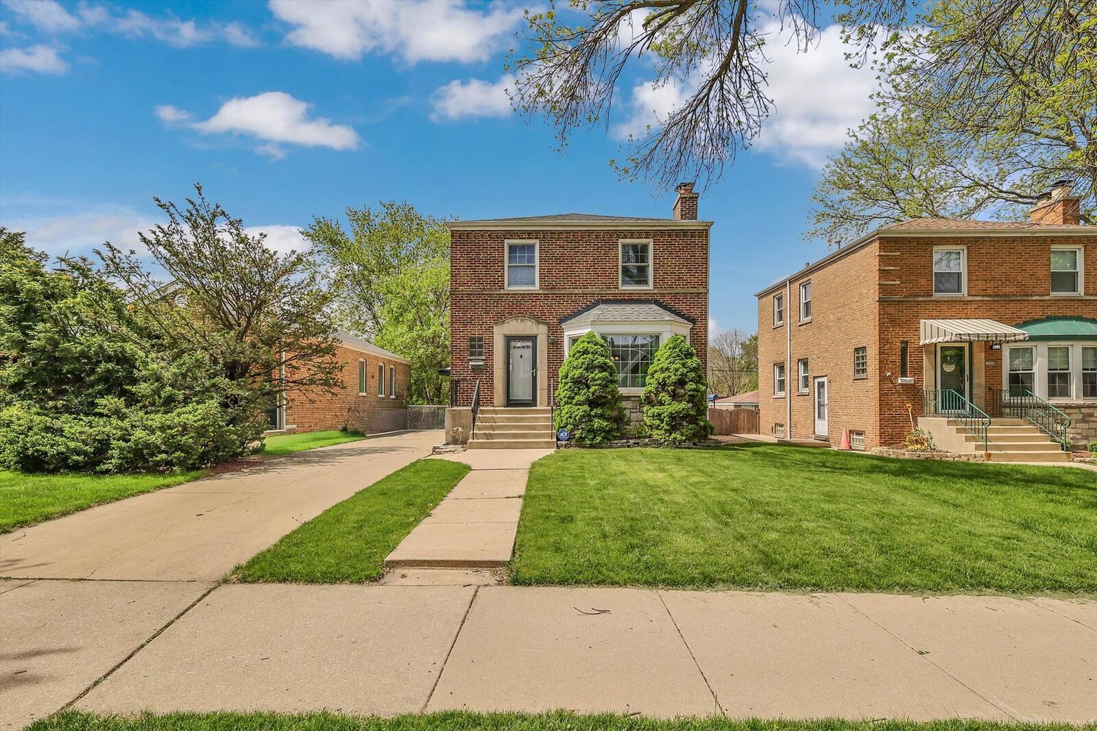Property Photo: 10006 S Artesian Avenue IL 60655