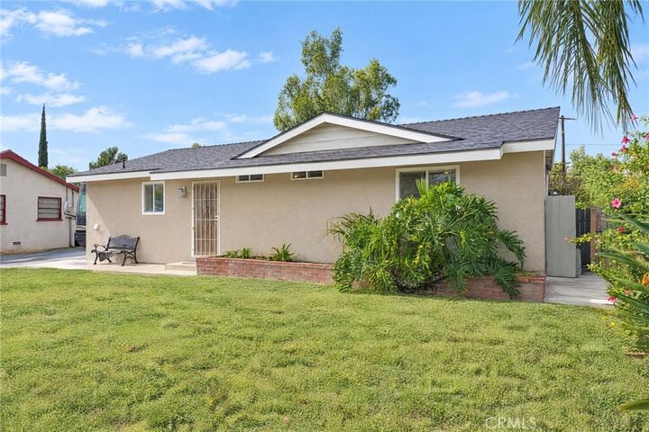 Property Photo:  11960 Vivienda Court  CA 92313 