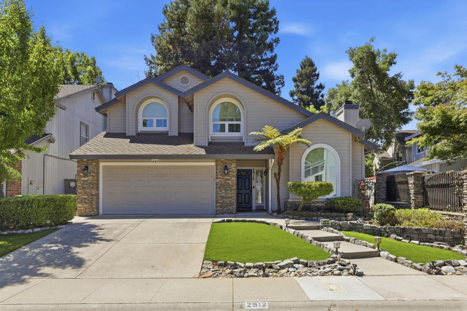 Property Photo: 2912 Trigo Way CA 95833