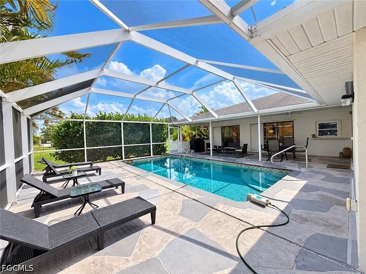Property Photo:  1535 Ultramarine Lane  FL 33983 