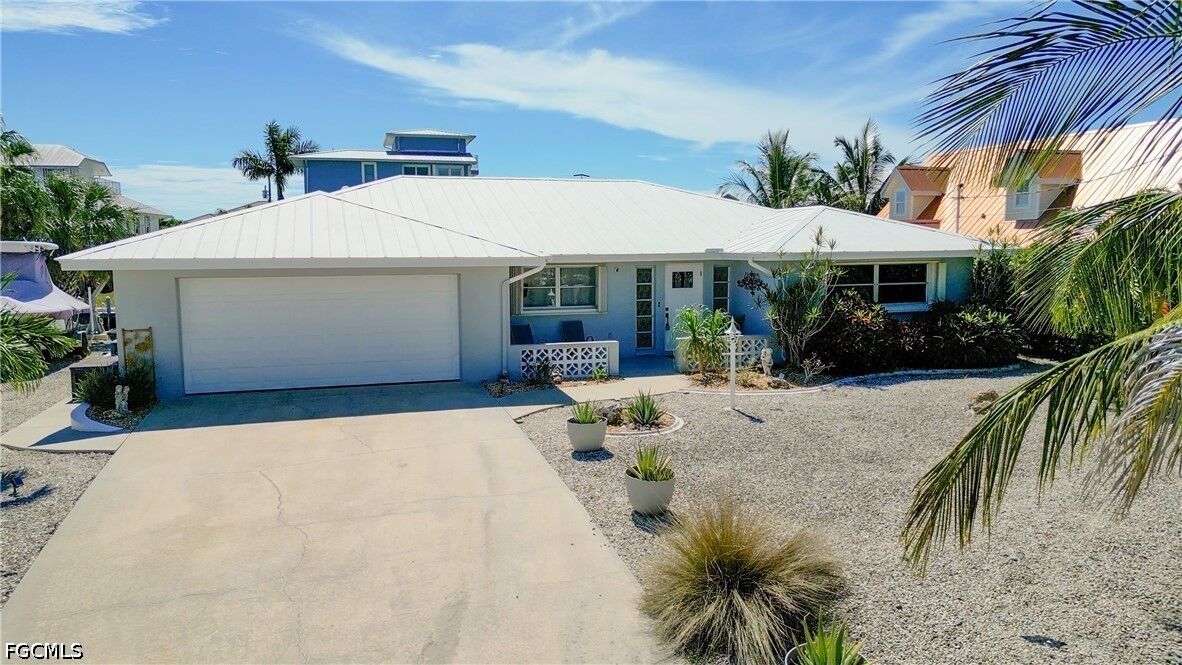 Property Photo:  2277 Sapodilla Lane  FL 33956 