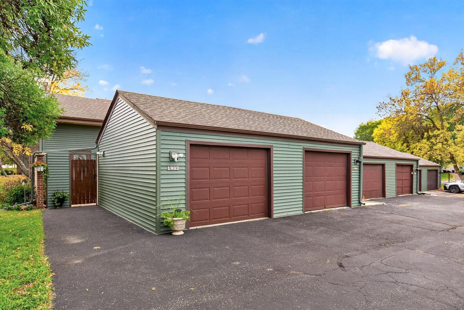 Property Photo: 1802 Humboldt Avenue MN 55118