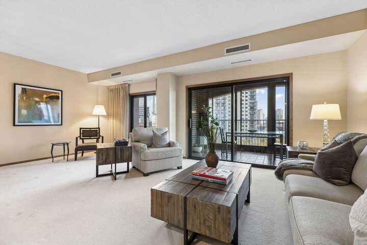 Property Photo:  1235 Yale Place 908  MN 55403 