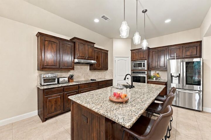 Property Photo: 438 Salt Cedar Drive TX 76065
