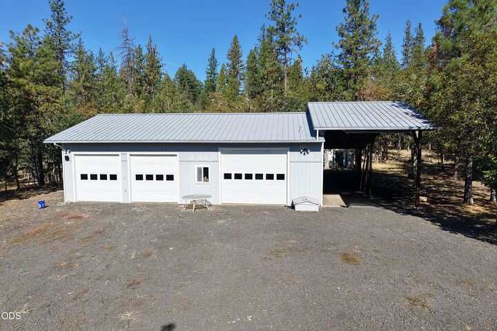 Property Photo: 3735 Cobleigh Road OR 97524