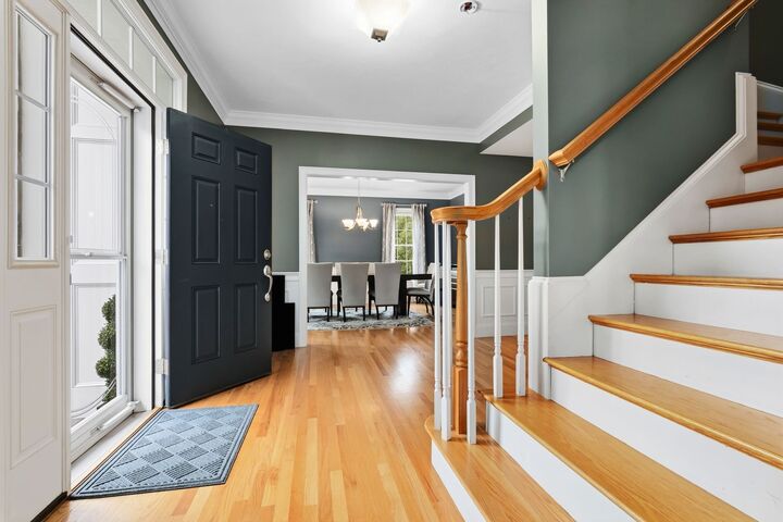 Property Photo:  33 Oak Ledge Cir  MA 01969 