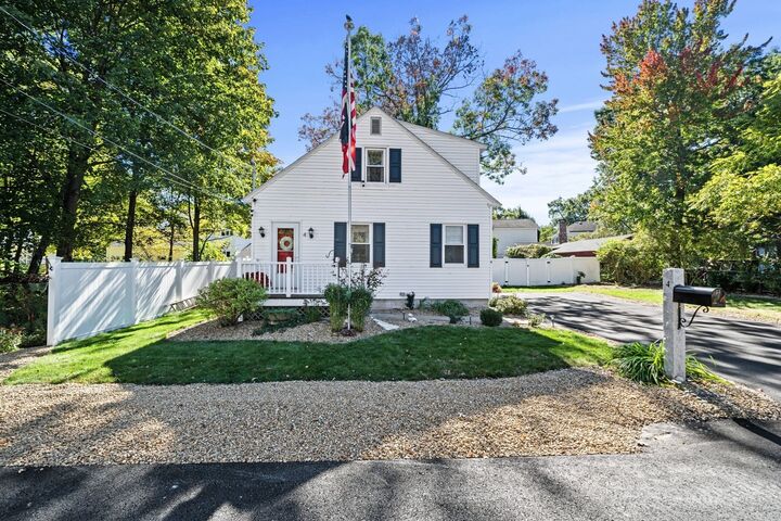Property Photo: 4 Hayward Pl NH 03051