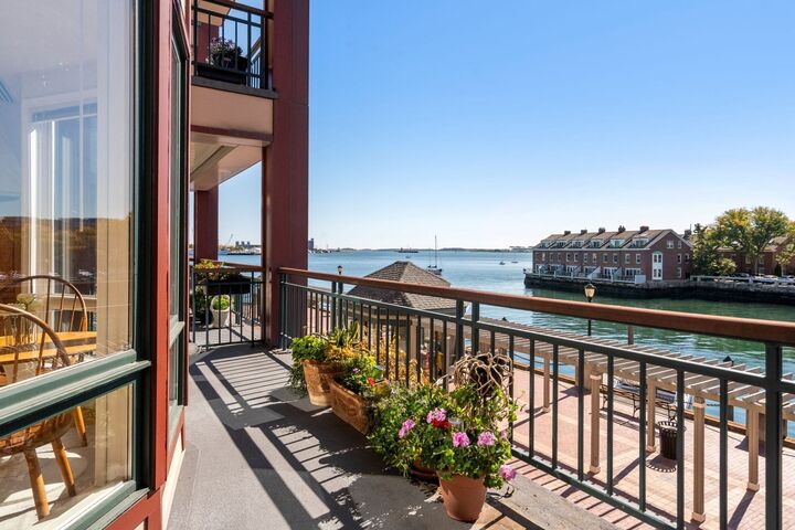 Property Photo:  40 Battery St 202  MA 02109 