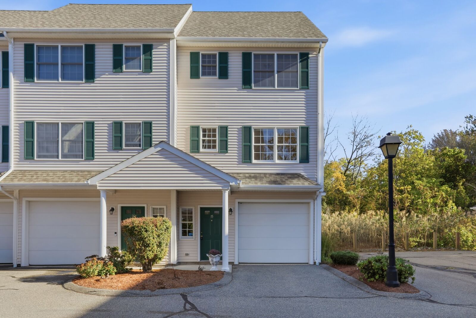 Property Photo: 252 Albion St 15 MA 01880