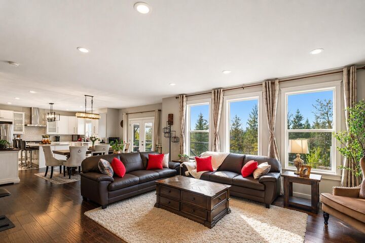 Property Photo:  13522 104A Street  AB T8V 6K9 