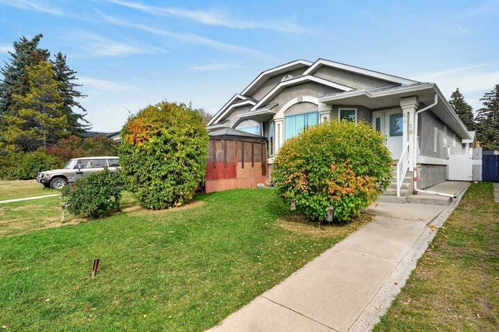 Property Photo:  4418 20 Avenue NW  AB T3B 0T6 