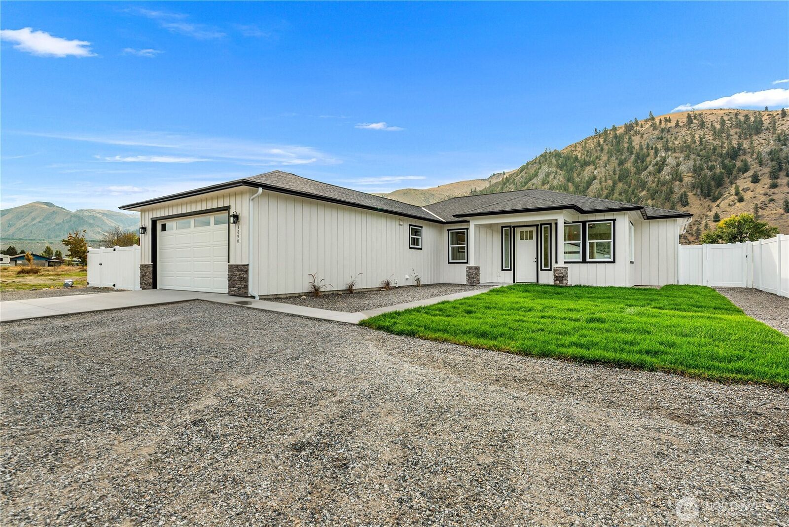Property Photo:  3890  Stayman Flats Road  WA 98816 