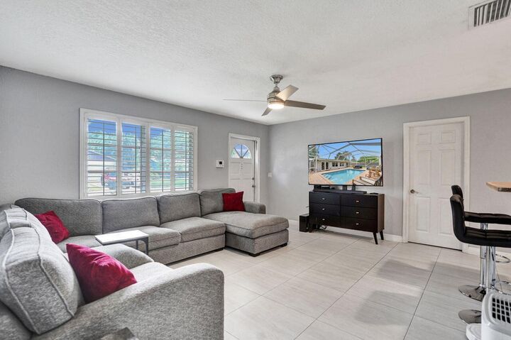 Property Photo: 2359 Holly Lane FL 33410