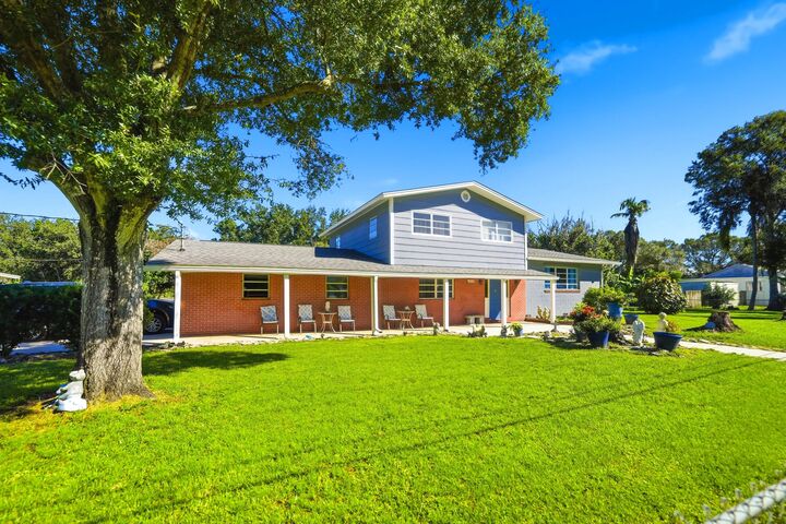 Property Photo:  3306 Meadow Lane  FL 34947 