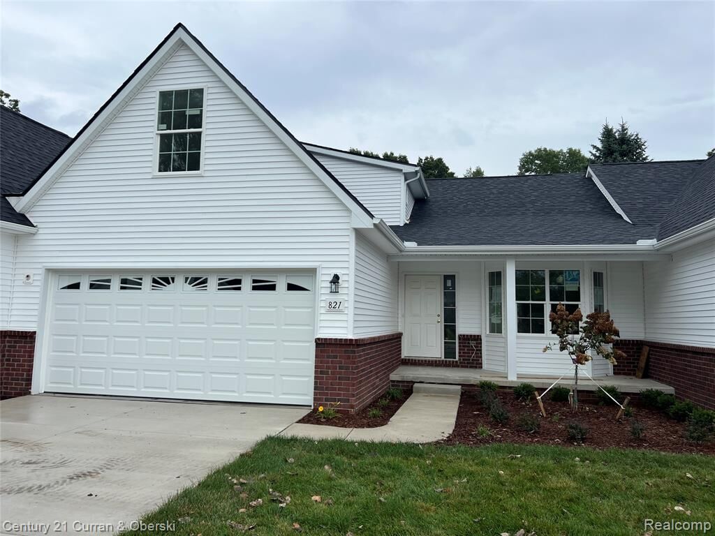 Property Photo:  832 Nelsons Ridge Drive 17  MI 48843 