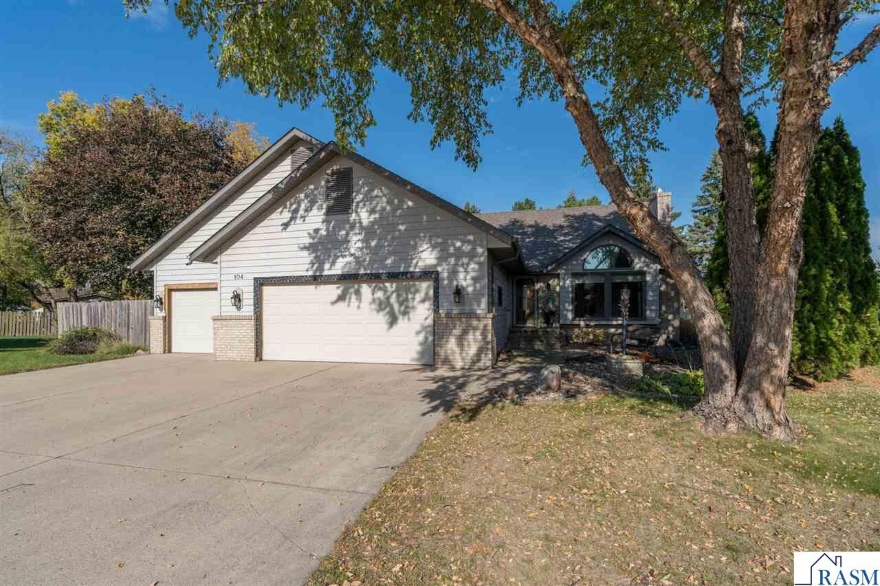 Property Photo:  104 Wadsworth Drive  MN 56001 
