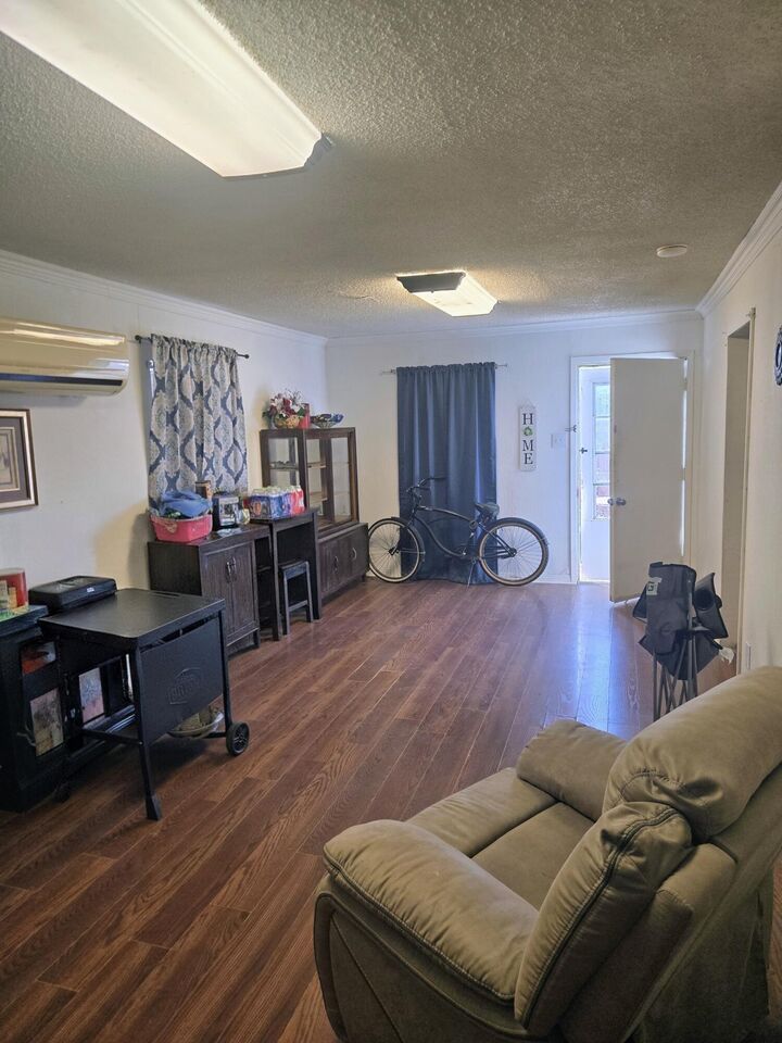 Property Photo: 8 W Avenue P TX 76903