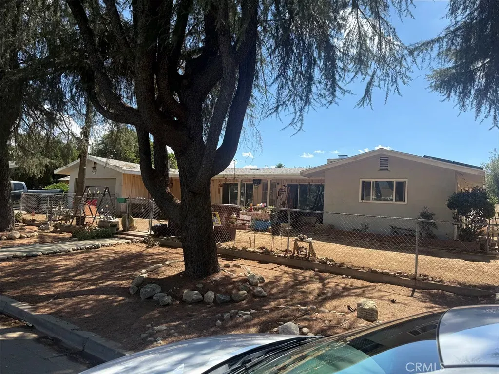Property Photo: 1086 N California CA 92223