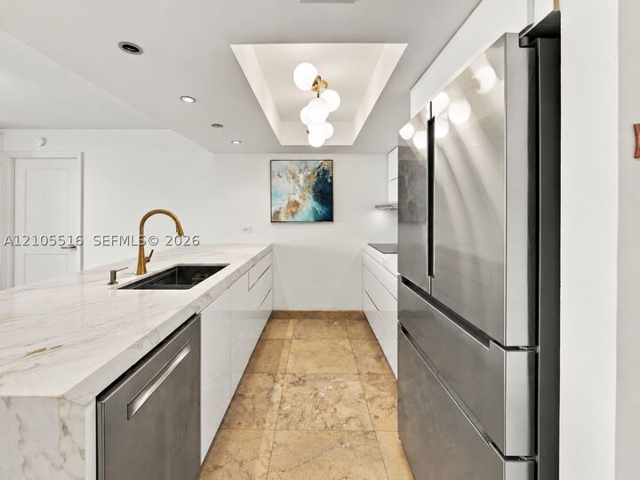 Property Photo: 7601 E Treasure Dr 1619 FL 33141