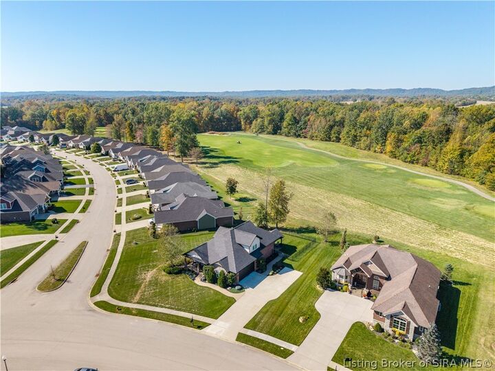 Property Photo: 1610 Augusta Parkway IN 47126